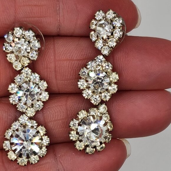 Stunning Clear Rhinestone Cluster Drop Statement Bridal Earrings - Picture 4 of 8